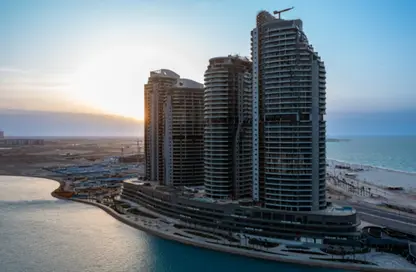 شقق فندقية - 2 غرف نوم - 3 حمامات للبيع في نورث ايدج تاورز - مدينة العلمين الجديدة - العلمين - الساحل الشمالي