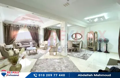 Apartment - 2 Bedrooms - 1 Bathroom for sale in Elsayed Radwan St. - Miami - Hay Awal El Montazah - Alexandria