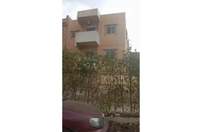 بناية كاملة - 6 غرف نوم - 3 حمامات للبيع في حدائق اكتوبر - مدينة 6 أكتوبر - الجيزة