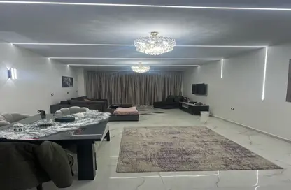 شقة - 3 غرف نوم - 3 حمامات للبيع في المجاورة الرابعة - المنطقة الرابعة - مدينة الشروق - القاهرة