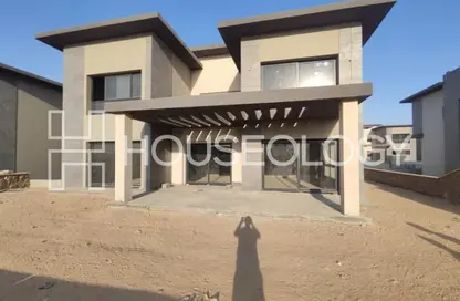 Villa - 4 Bedrooms - 5 Bathrooms for sale in Swan Lake Residence - 5th Settlement Compounds - The 5th Settlement - New Cairo City - Cairo