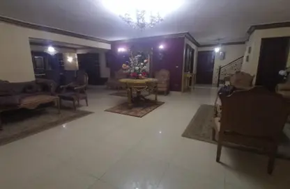 Apartment - 3 Bedrooms - 3 Bathrooms for sale in Mohamed Hassanein Heikal St. - 6th Zone - Nasr City - Cairo