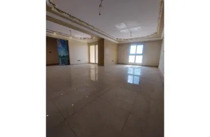 Apartment - 3 Bedrooms - 2 Bathrooms for rent in Zahraa El Maadi - Hay El Maadi - Cairo