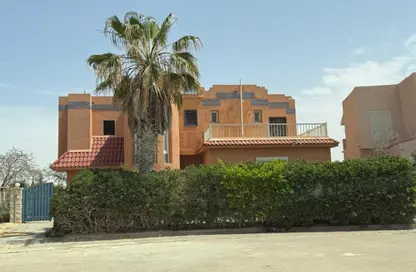 فيلا - 5 غرف نوم - 6 حمامات للبيع في غزالة باي - قسم الضبعة - الساحل الشمالي