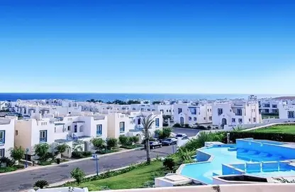 شاليه - 2 غرف نوم - 2 حمامات للبيع في ماونتن فيو راس الحكمة - راس الحكمة - الساحل الشمالي