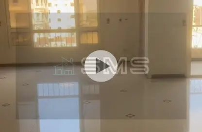 شقة - 3 غرف نوم - 2 حمامات للايجار في شارع الجزيرة - المستثمرين الجنوبية - مدينة القاهرة الجديدة - القاهرة