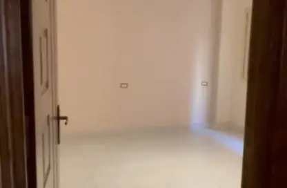 Apartment - 2 Bedrooms - 1 Bathroom for sale in El Narges Buildings - Al Narges - New Cairo City - Cairo