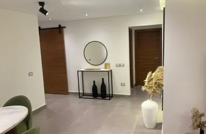 Apartment - 2 Bedrooms - 2 Bathrooms for sale in Sun Capital - Fayoum Desert road - 6 October City - Giza