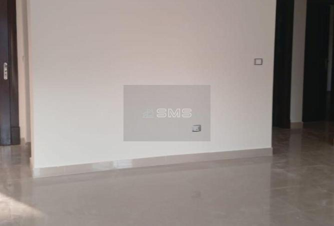 8025489 - Property Image 2