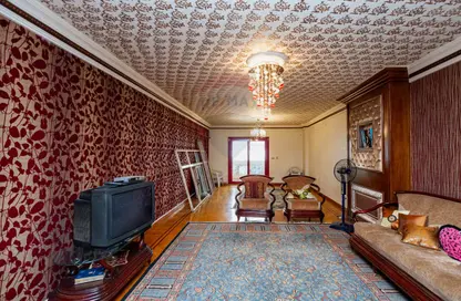 Apartment - 3 Bedrooms - 2 Bathrooms for sale in Mohamed Ezz Al Arab St. - Laurent - Hay Sharq - Alexandria