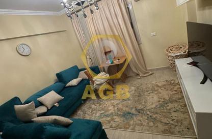 شقة - 3 غرف نوم - 2 حمامات للبيع في شارع عمارات السعوديه - مساكن المهندسين - مدينة نصر - القاهرة