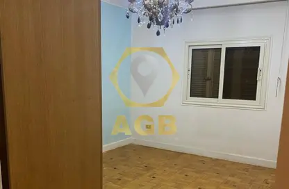شقة - 3 غرف نوم - 2 حمامات للبيع في شارع فريد شوقي - العجوزة - الجيزة