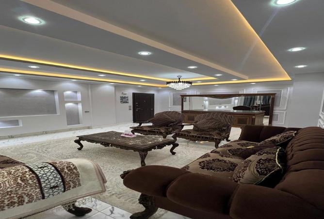 8178993 - Property Image 2