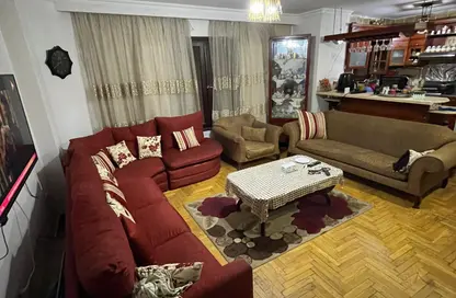 Apartment - 2 Bedrooms - 1 Bathroom for sale in Saeed Zakaria St. - Al Sefarat District - Nasr City - Cairo