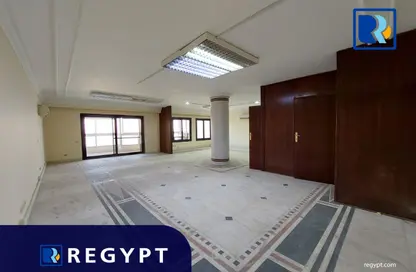 طابق كامل - استوديو - 3 حمامات للايجار في شارع كورنيش النيل - المعادي - حي المعادي - القاهرة