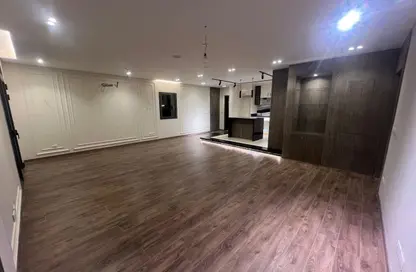 Apartment - 3 Bedrooms - 3 Bathrooms for sale in Eastown - 5th Settlement Compounds - The 5th Settlement - New Cairo City - Cairo