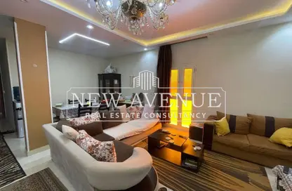 شقة - 3 غرف نوم - 2 حمامات للبيع في طريق الشروق - المجاورة الاولي - الحي الثامن - مدينة الشروق - القاهرة