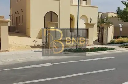 Twin House - 3 Bedrooms - 3 Bathrooms for rent in Levana - Uptown Cairo - Mokattam - Cairo