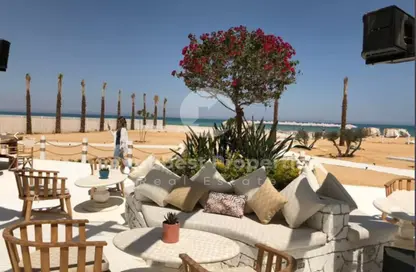فيلا - 5 غرف نوم - 5 حمامات للبيع في ازها الساحل الشمالي - راس الحكمة - الساحل الشمالي