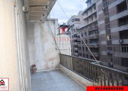 شقة - 4 غرف نوم - 2 حمامات for للبيع in شارع شعراوي - لوران - حي شرق - الاسكندرية