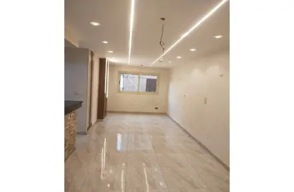 Apartment - 2 Bedrooms - 1 Bathroom for rent in Hadayek El Ahram - Giza