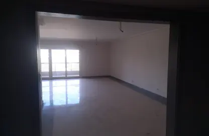 Apartment - 4 Bedrooms - 3 Bathrooms for rent in New Giza - Cairo Alexandria Desert Road - 6 October City - Giza