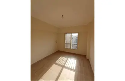 Apartment - 3 Bedrooms - 3 Bathrooms for sale in Capital East - Nasr City Compounds - Nasr City - Cairo