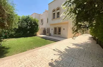 Villa - 3 Bedrooms - 3 Bathrooms for rent in Street 10 - Greens - 6th District - Sheikh Zayed City - Giza