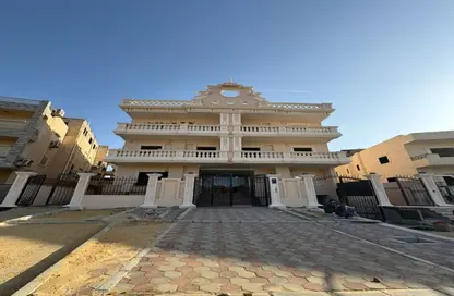 Duplex - 3 Bedrooms - 3 Bathrooms for sale in 1st Neighborhood - 4th District West - Shorouk City - Cairo