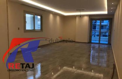 Apartment - 3 Bedrooms - 3 Bathrooms for rent in Moez Al Dawla St. - 6th Zone - Nasr City - Cairo