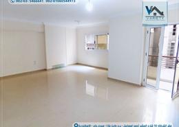 شقة - 3 غرف نوم - 3 حمامات for للبيع in شارع شعراوي - لوران - حي شرق - الاسكندرية