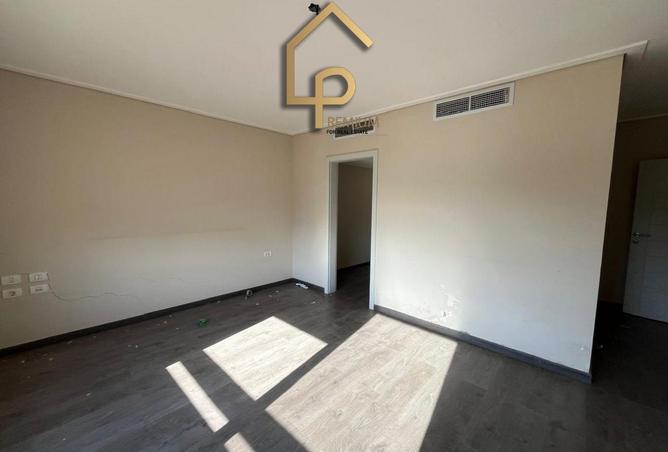 8448120 - Property Image 2