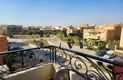 شقة - 4 غرف نوم - 2 حمامات للايجار في طريق خدمه - حى جنوب الاكايمية - مدينة القاهرة الجديدة - القاهرة