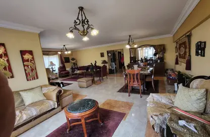 Apartment - 3 Bedrooms - 2 Bathrooms for sale in Samir Mokhtar St. - Ard El Golf - Heliopolis - Masr El Gedida - Cairo