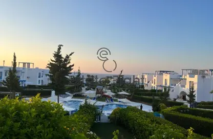 Chalet - 3 Bedrooms - 2 Bathrooms for rent in Mountain View - Ras Al Hekma - North Coast