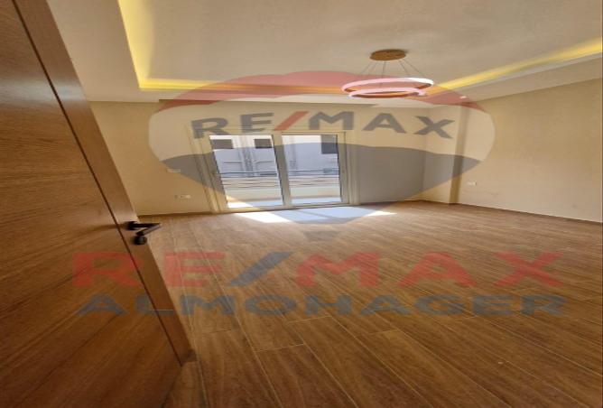 8027563 - Property Main Image