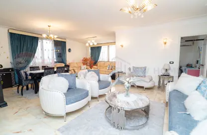 شقة - 3 غرف نوم - 1 حمام للبيع في لوران - حي شرق - الاسكندرية