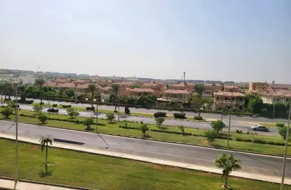 Apartment - 3 Bedrooms - 3 Bathrooms for sale in Area B - Ganoob El Acadimia - New Cairo City - Cairo