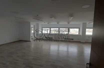 Office Space - Studio - 5 Bathrooms for rent in Nile Corniche St. - Garden City - Cairo