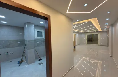 Apartment - 3 Bedrooms - 3 Bathrooms for rent in 10th Sector - Zahraa El Maadi - Hay El Maadi - Cairo