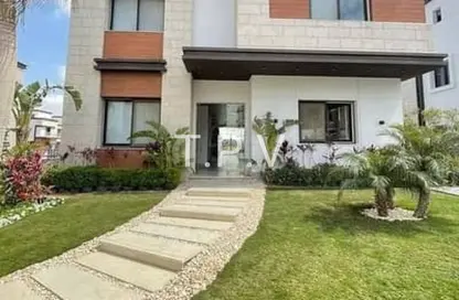 Villa - 5 Bedrooms - 6 Bathrooms for sale in Azzar - 5th Settlement Compounds - The 5th Settlement - New Cairo City - Cairo