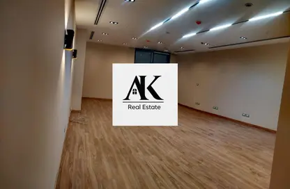 Office Space - Studio - 1 Bathroom for sale in Hyde Park Business District Mall - South Teseen St. - The 5th Settlement - New Cairo City - Cairo