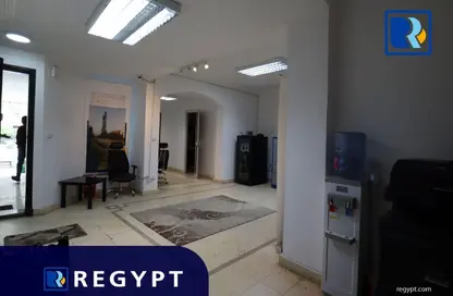 Apartment - 3 Bedrooms - 3 Bathrooms for sale in Street 256 - Maadi - Hay El Maadi - Cairo