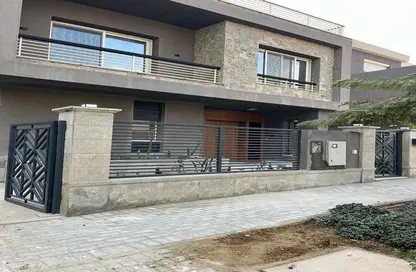 فيلا - 4 غرف نوم - 6 حمامات للبيع في نيو جيزة - طريق مصر اسكندرية الصحراوي - مدينة 6 أكتوبر - الجيزة