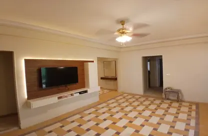 Apartment - 3 Bedrooms - 2 Bathrooms for rent in Sarayat Al Maadi - Hay El Maadi - Cairo