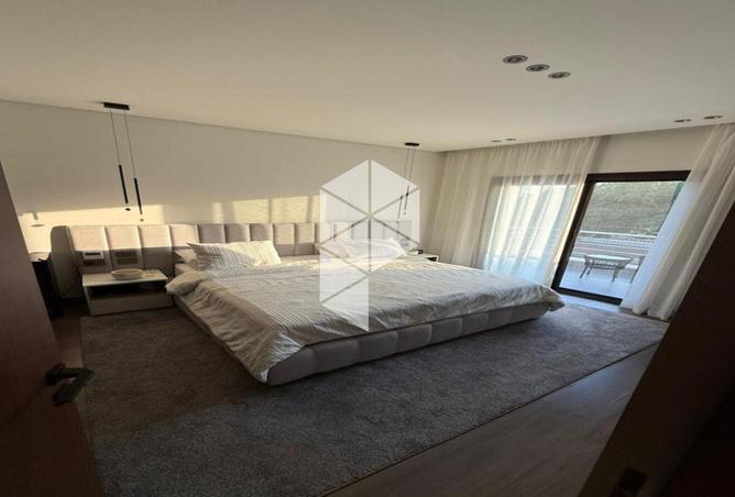 8051990 - Property Image 3