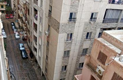 شقة - 3 غرف نوم - 2 حمامات للبيع في سبورتنج - حي شرق - الاسكندرية