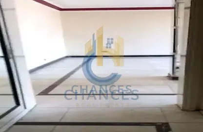Apartment - 3 Bedrooms - 2 Bathrooms for sale in Cornish El Nile St. - Maadi - Hay El Maadi - Cairo