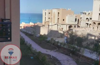 Chalet - 2 Bedrooms - 2 Bathrooms for sale in Emirates Heights - Qesm Ad Dabaah - North Coast