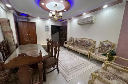 شقة - 3 غرف نوم - 2 حمامات للايجار في شارع الأخشيد - الروضة - حي المنيل - القاهرة